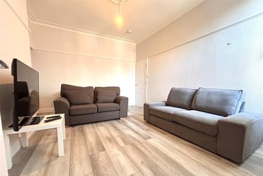 3 bed flat, Lavender Gardens, Jesmond, Newcastle, NE23DD - Image 2